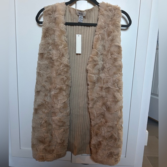NEW fur vest - Picture 1 of 1